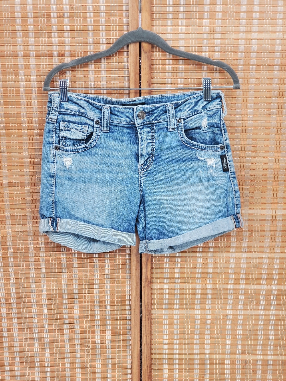 ♤ Silver Jeans Co Distressed Jean Shorts Size 26